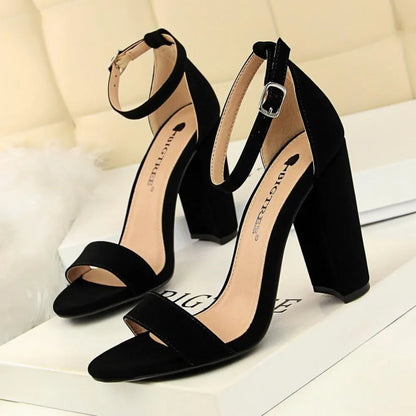 Block Heel | Women's Elegant Buckle Henry, product image 3